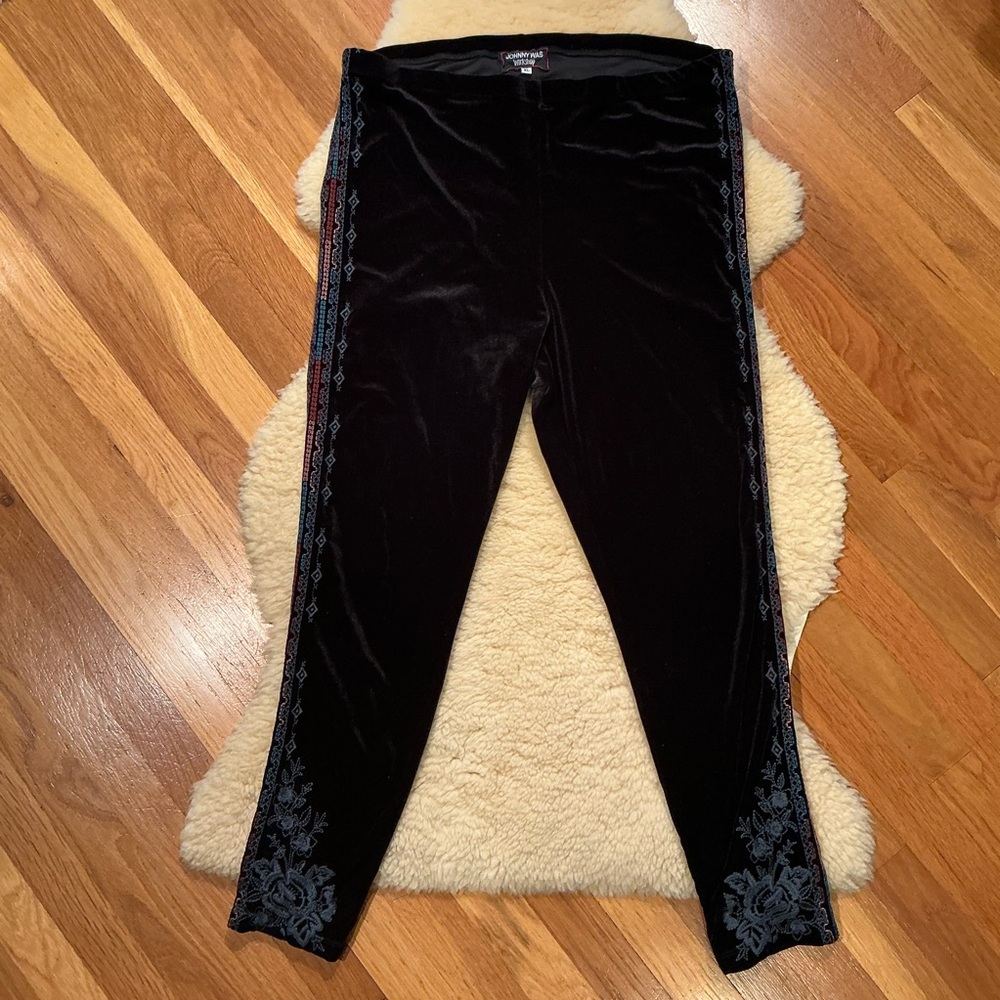 Johnny Was Workshop Tahndi black velvet embroidered leggings